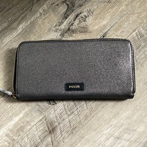 NWT Fossil Jayda Wallet/clutch (no longer sold in stores)